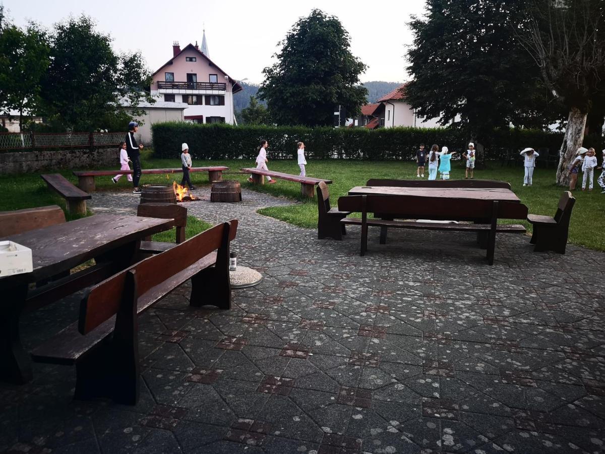 Fuzinarska Kuca Hotel Fužine Kültér fotó